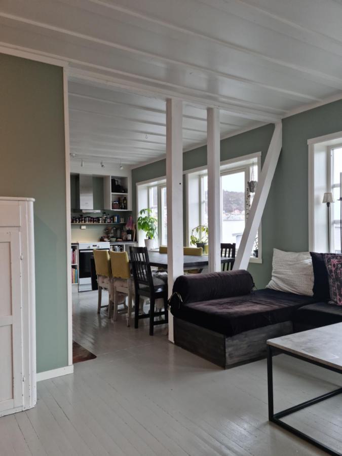 Koselig Leilighet Midt I Sentrum Apartment Skjervoy Bagian luar foto