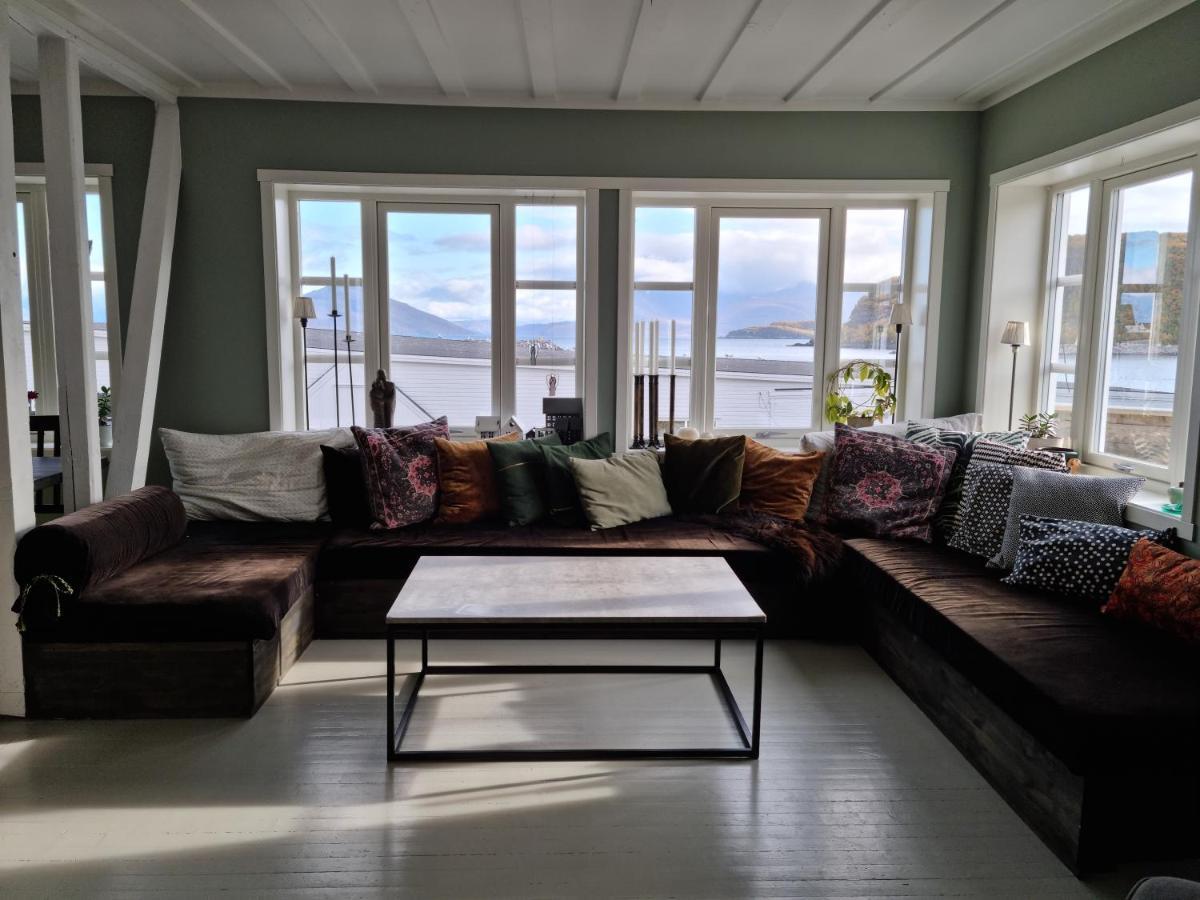 Koselig Leilighet Midt I Sentrum Apartment Skjervoy Bagian luar foto