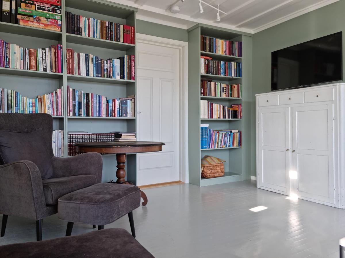 Koselig Leilighet Midt I Sentrum Apartment Skjervoy Bagian luar foto