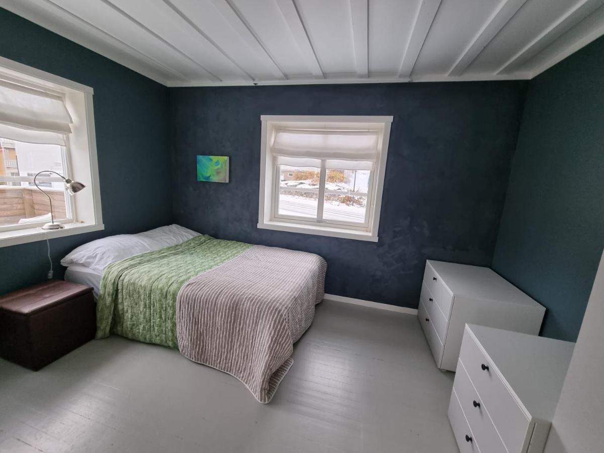 Koselig Leilighet Midt I Sentrum Apartment Skjervoy Bagian luar foto